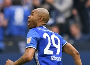 开云官方app入口-包含沙尔克04球员联手进攻，横扫强敌的词条