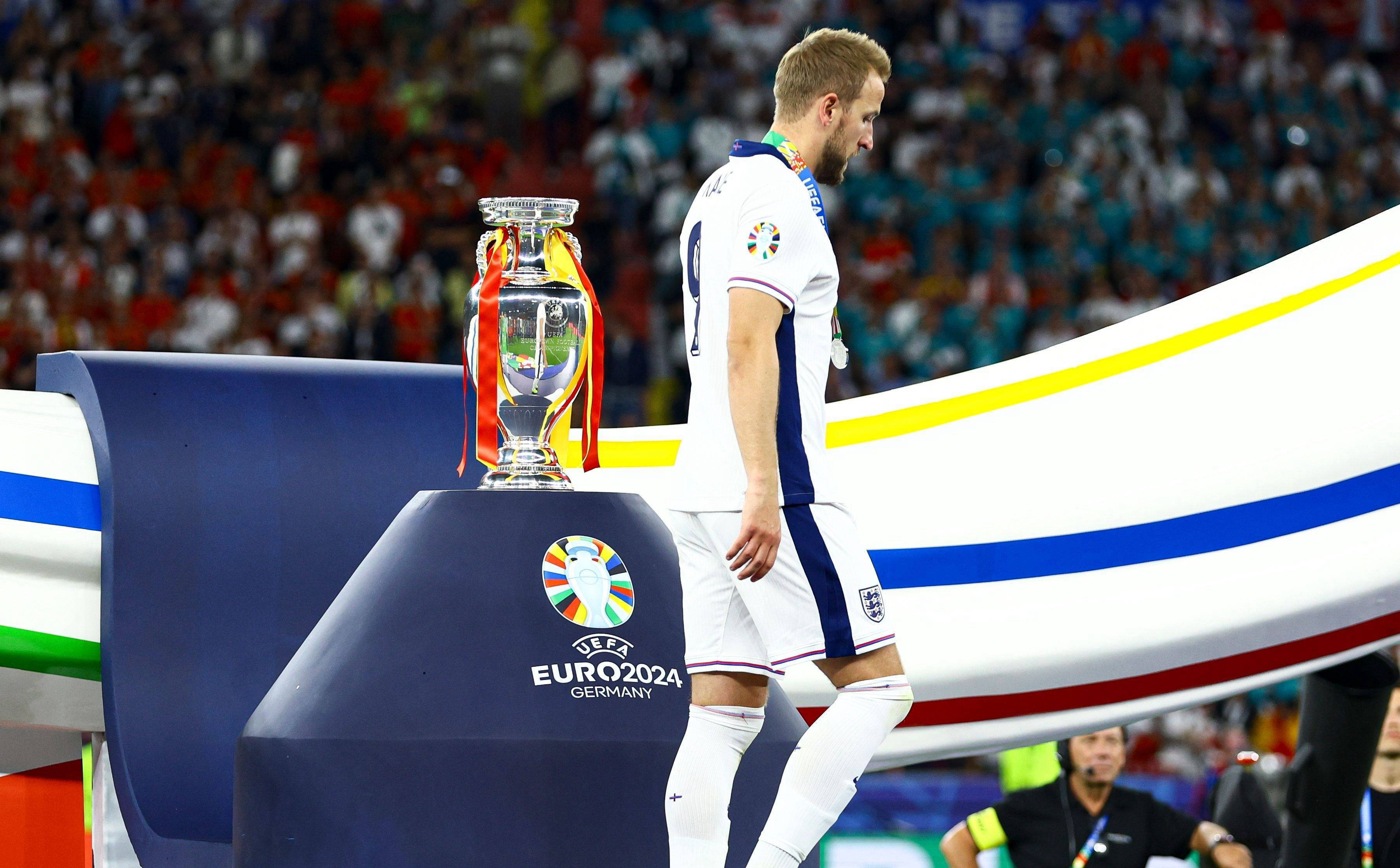 曼城翻盘塞维利亚,哈里·凯恩打破历史纪录的简单介绍 曼城翻盘塞维利亚,哈里·凯恩打破历史纪录的简单介绍