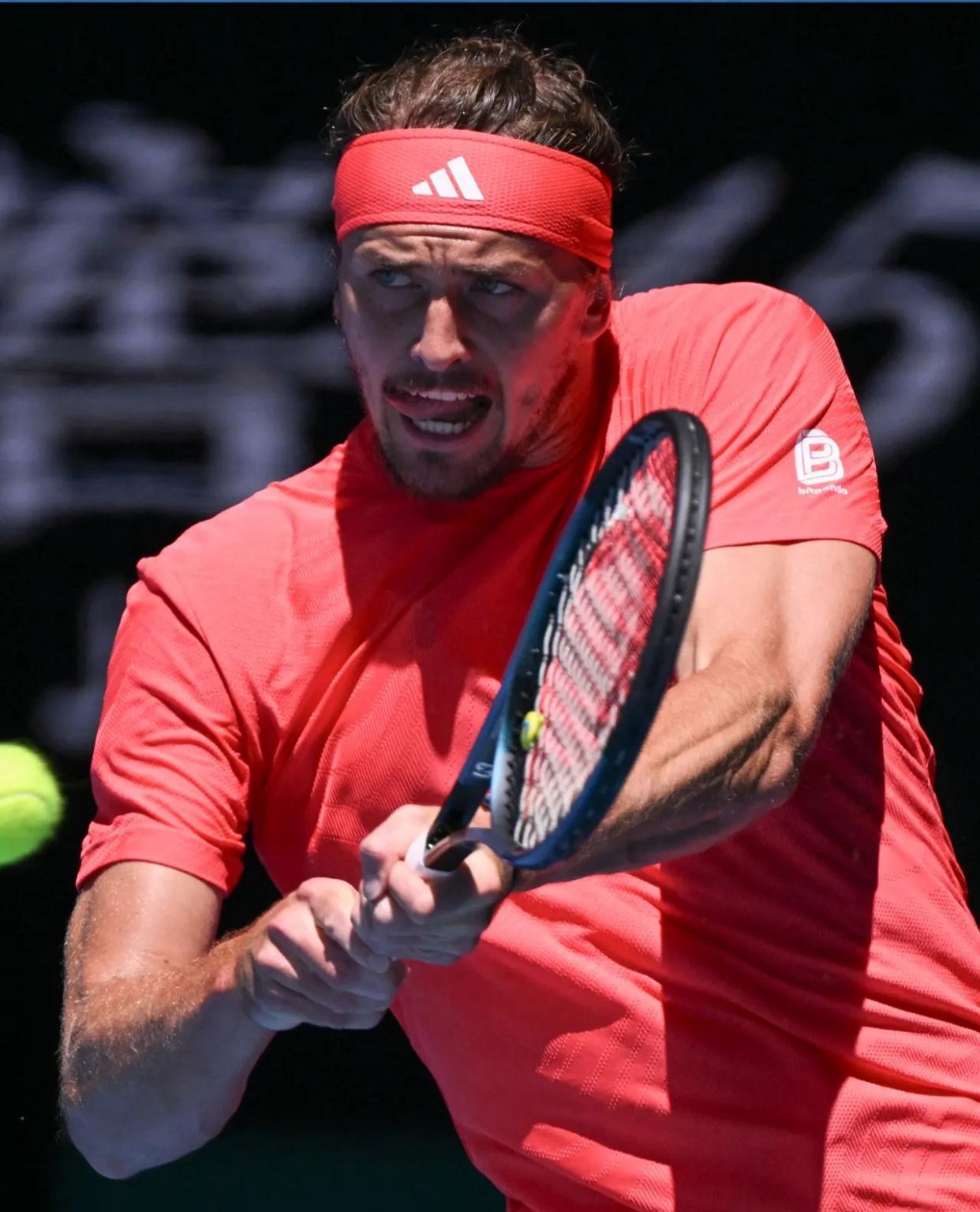 西班牙网球队绝杀澳大利亚网球队，兹维列夫制霸全场的简单介绍