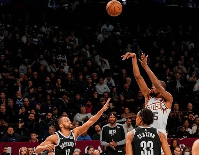 关于篮网B队鏖战西班牙男篮,卡鲁索三分雨点燃全场的信息 关于篮网B队鏖战西班牙男篮,卡鲁索三分雨点燃全场的信息