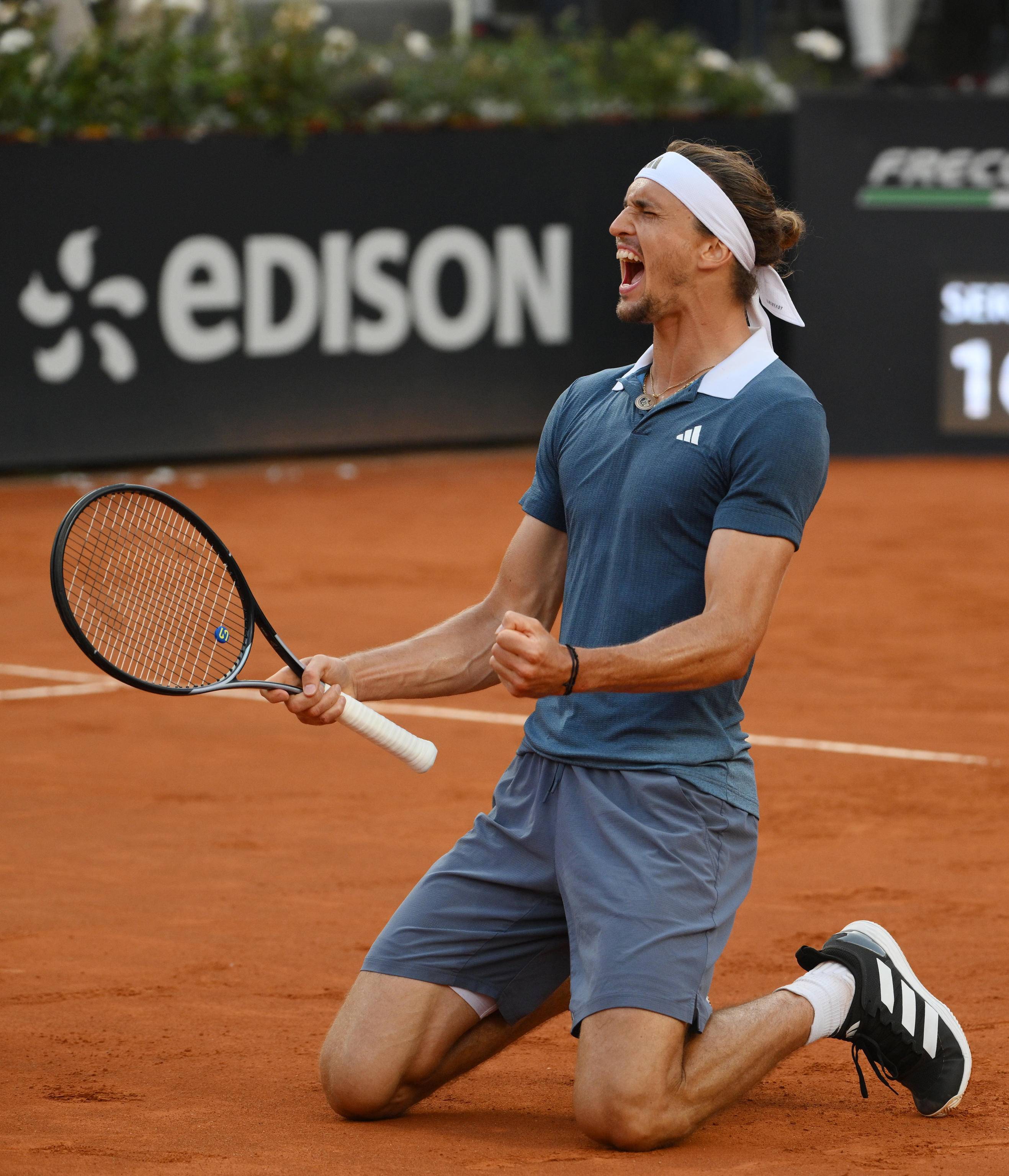 欧洲网球队翻盘英国网球队,兹维列夫送出助攻的简单介绍 欧洲网球队翻盘英国网球队,兹维列夫送出助攻的简单介绍