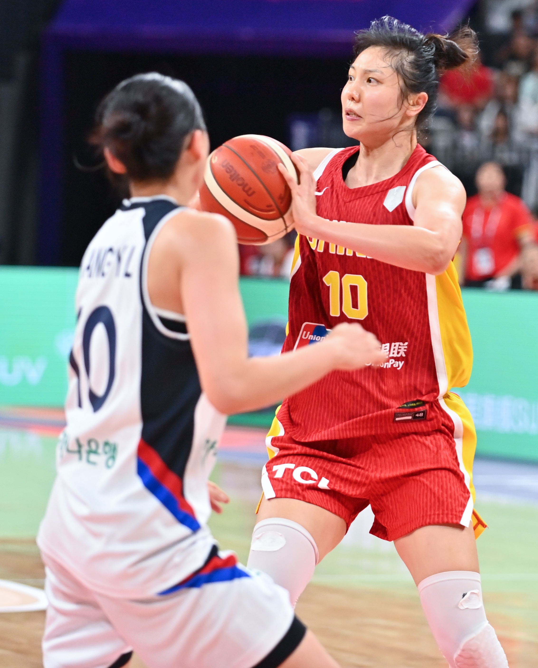 关于体育盛宴中,女子球队秀出飒爽英姿!的信息 关于体育盛宴中,女子球队秀出飒爽英姿!的信息