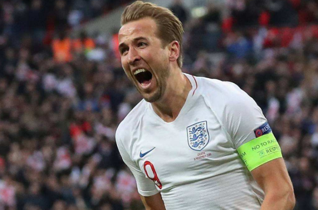 奥格斯堡抢分成功,迅速崛起 奥格斯堡抢分成功,迅速崛起