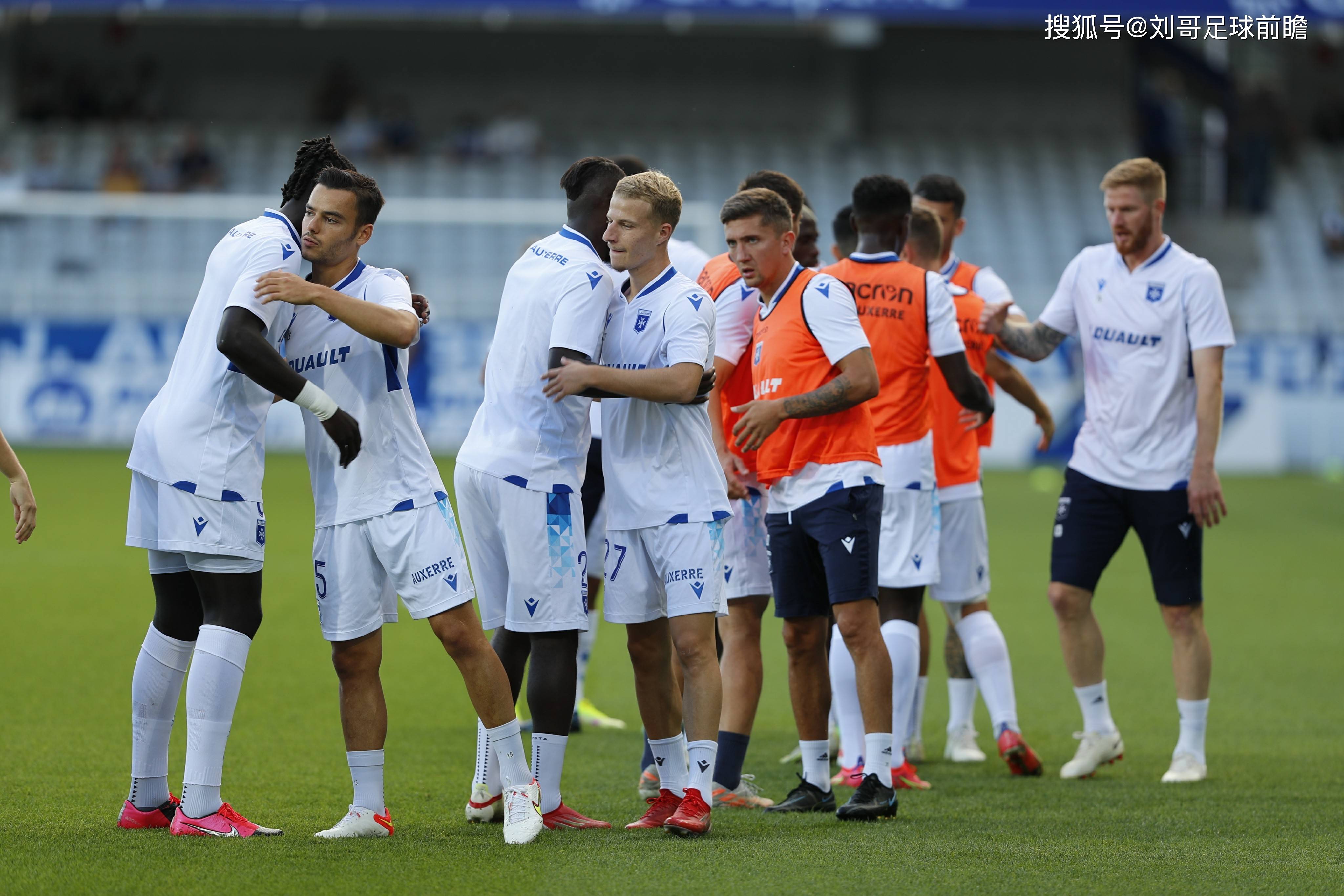 关于卡昂法甲主场庆典吸引大批球迷的信息 关于卡昂法甲主场庆典吸引大批球迷的信息