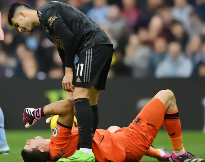 安格斯斩获宝贵3分,全队士气高涨 安格斯斩获宝贵3分,全队士气高涨