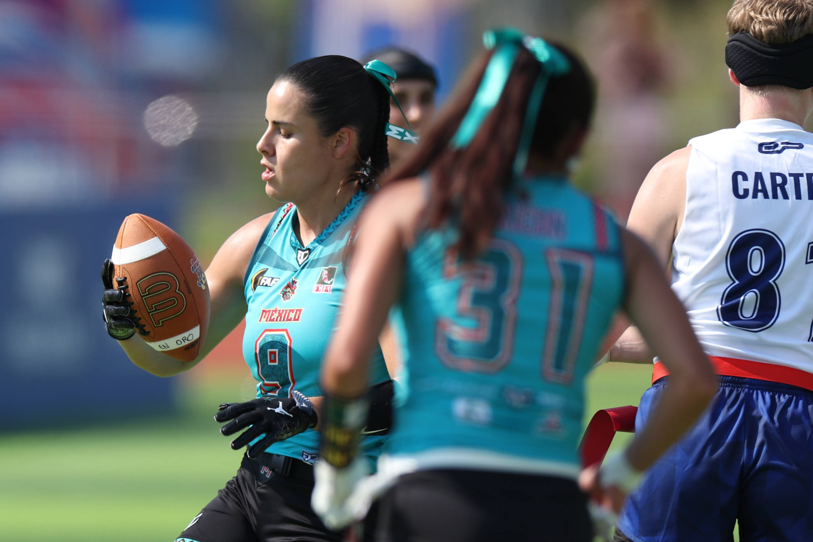 体坛风云:女子球员赢得喝彩的简单介绍 体坛风云:女子球员赢得喝彩的简单介绍