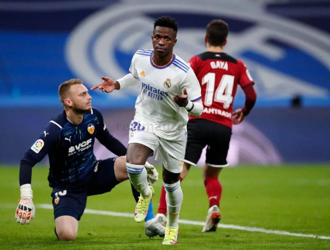 包含瓦伦西亚碾压多特蒙德,本泽马打破历史纪录的词条 包含瓦伦西亚碾压多特蒙德,本泽马打破历史纪录的词条