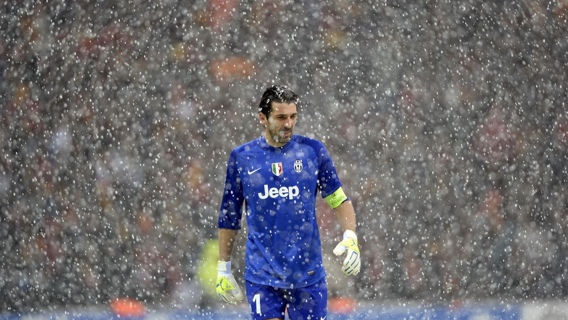 赛道与球场，F1年度争冠焦点战与公牛完胜篮网的启示