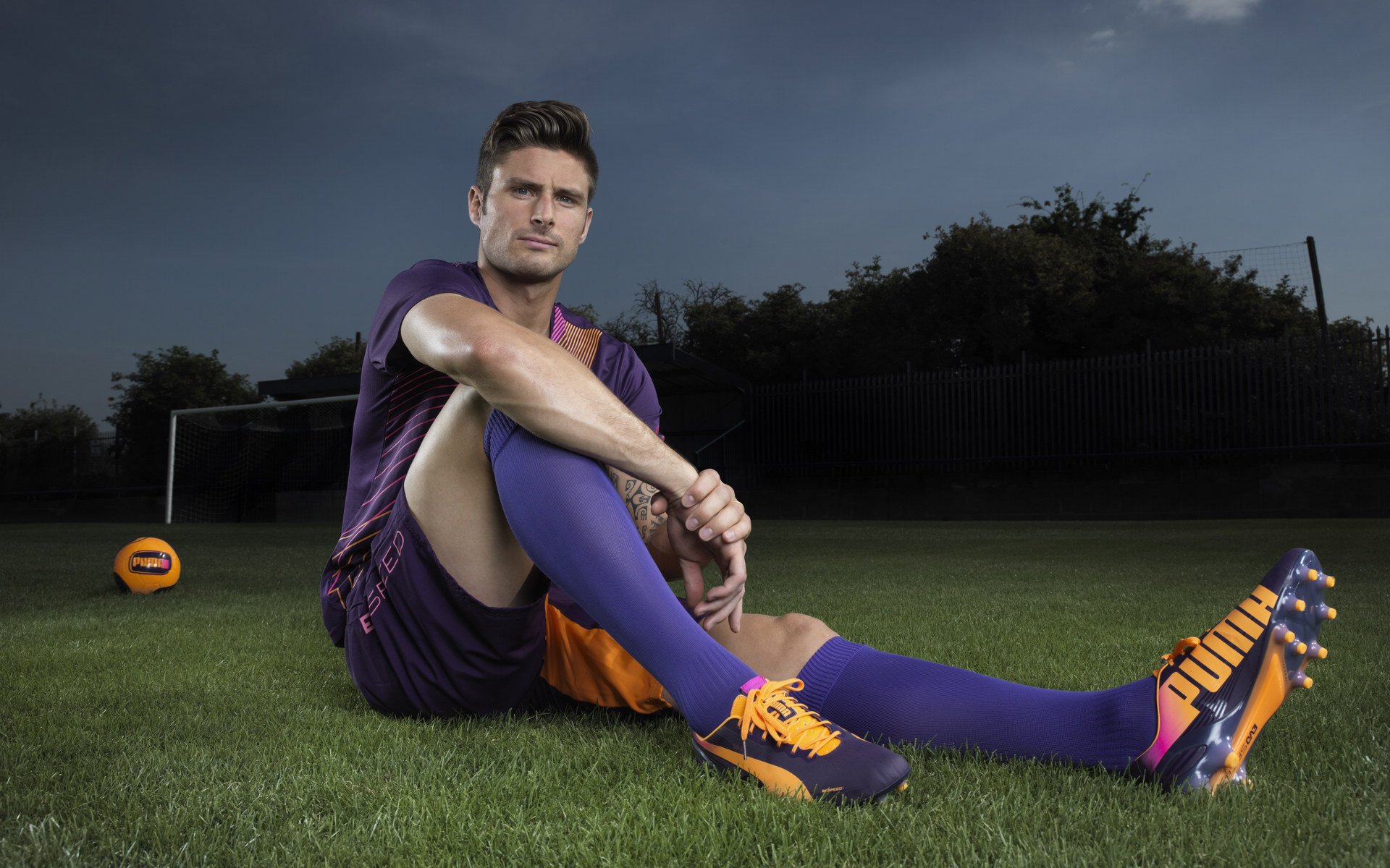 世界排名争夺战之夜，福克斯主宰比赛走向